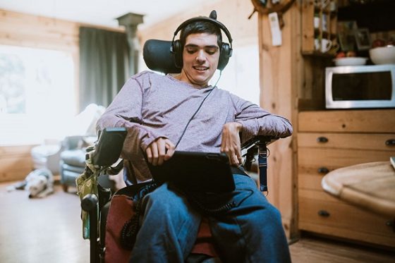Google Assistant también busca la accesibilidad con un concurso en Italia para ayudar a personas con problemas neuromusculares