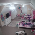 cámara Ring en una habitación de una niña de 8 años