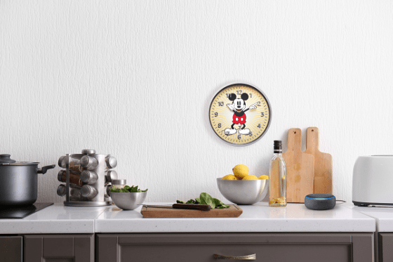 Amazon lanza una versión con Mickey Mouse de su Echo Wall Clock