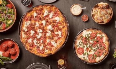 El asistente de voz ConverseNow toma el control de los pedidos por teléfono en todos los restaurantes de pizza Anthony’s corporativos.